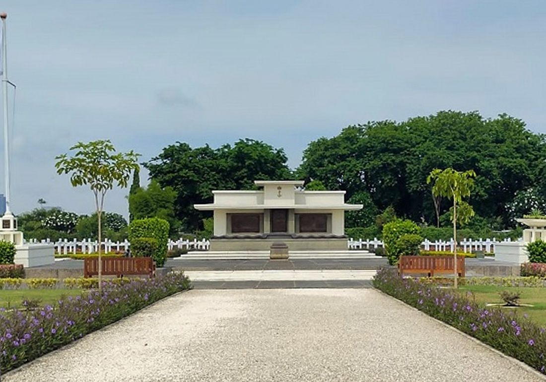 Karel Doorman Fonds nieuws header nieuwe banken voor Karel Doorman-monument in Surabaya